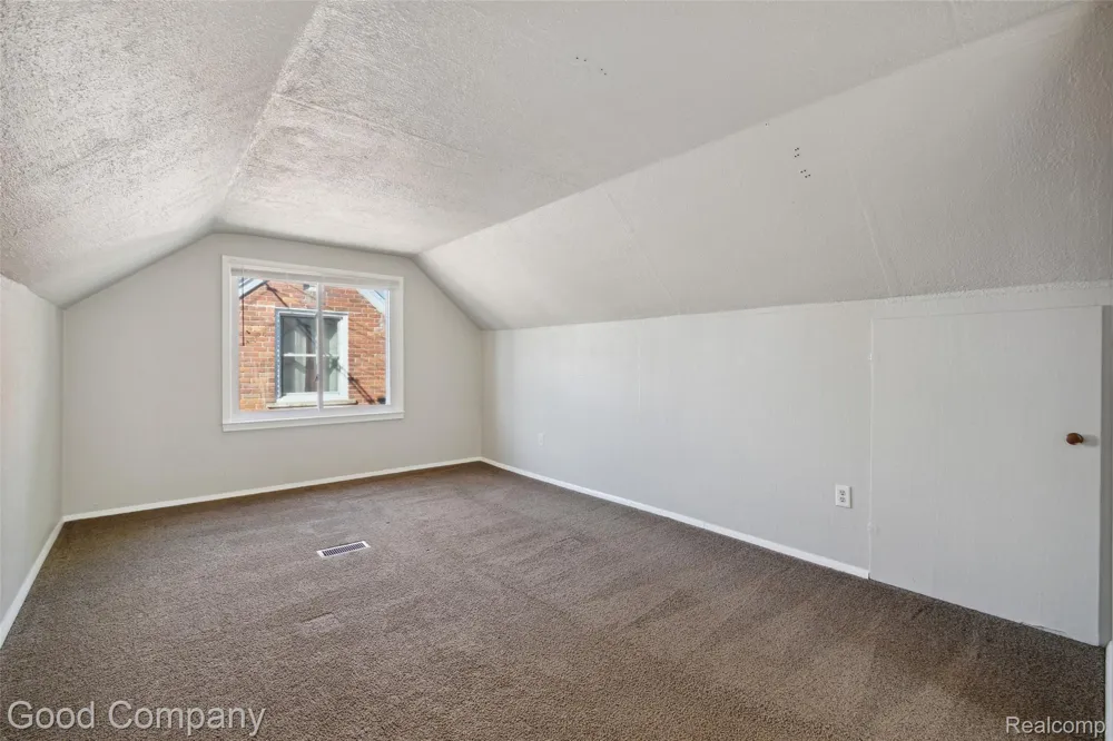 13551 WOODBINE Redford Charter Township, MI 48239
