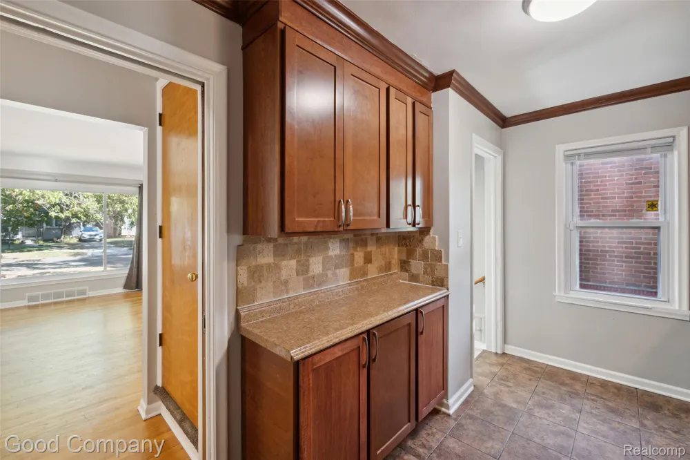 13551 WOODBINE Redford Charter Township, MI 48239
