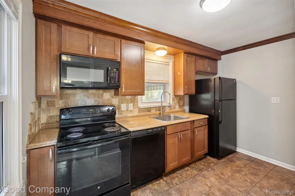 13551 WOODBINE Redford Charter Township, MI 48239