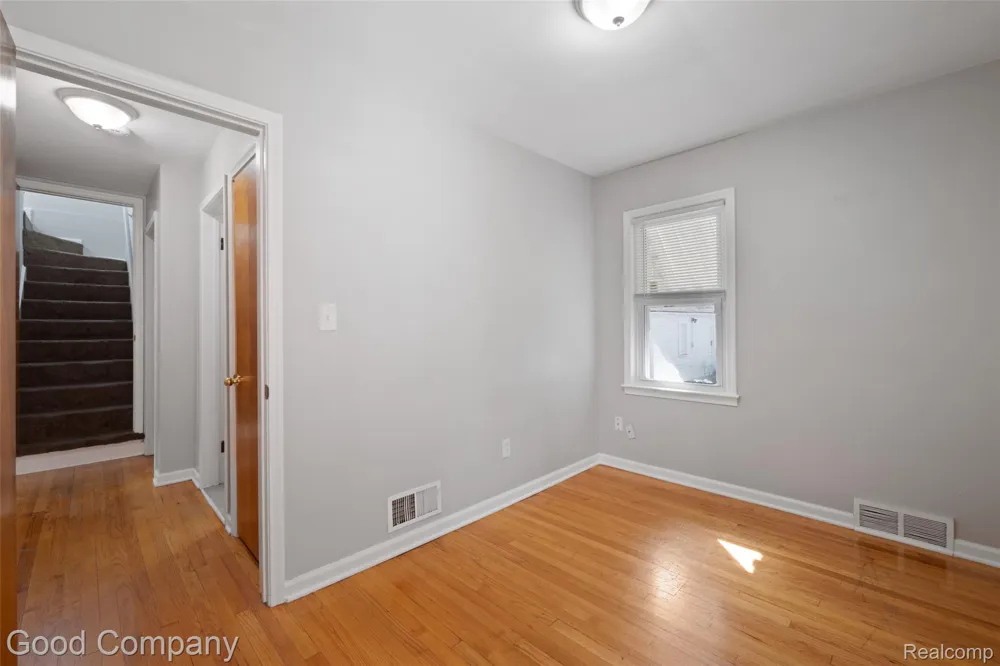 13551 WOODBINE Redford Charter Township, MI 48239