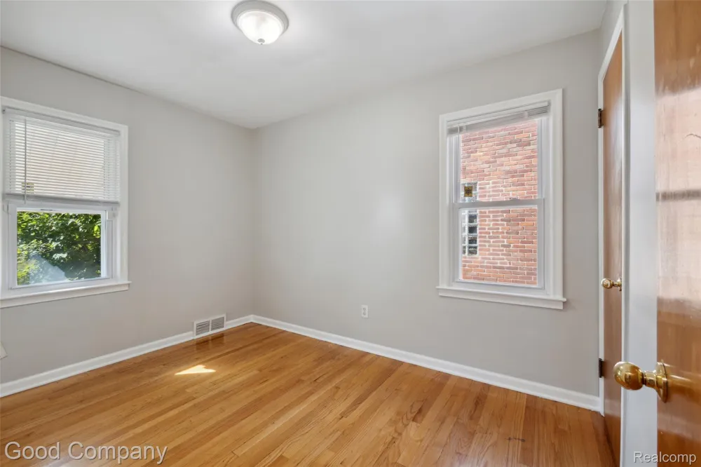 13551 WOODBINE Redford Charter Township, MI 48239