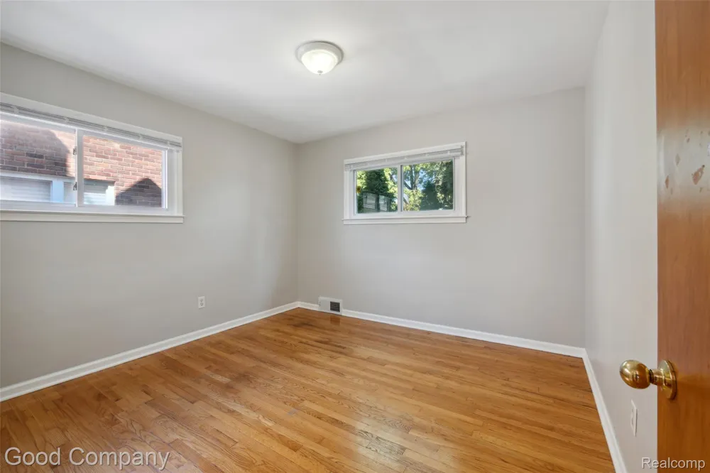 13551 WOODBINE Redford Charter Township, MI 48239