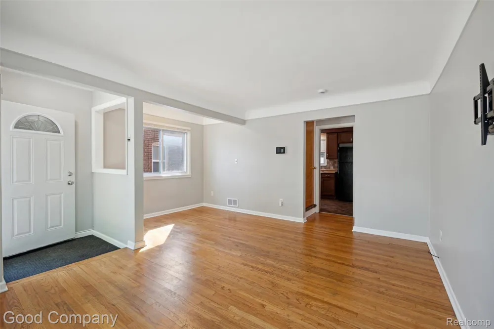 13551 WOODBINE Redford Charter Township, MI 48239