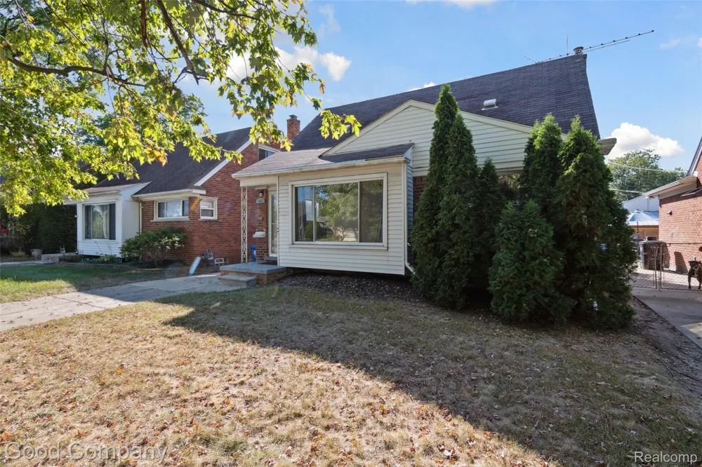 13551 WOODBINE Redford Charter Township, MI 48239