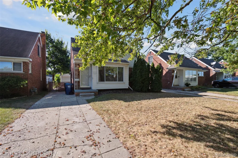 13551 WOODBINE Redford Charter Township, MI 48239