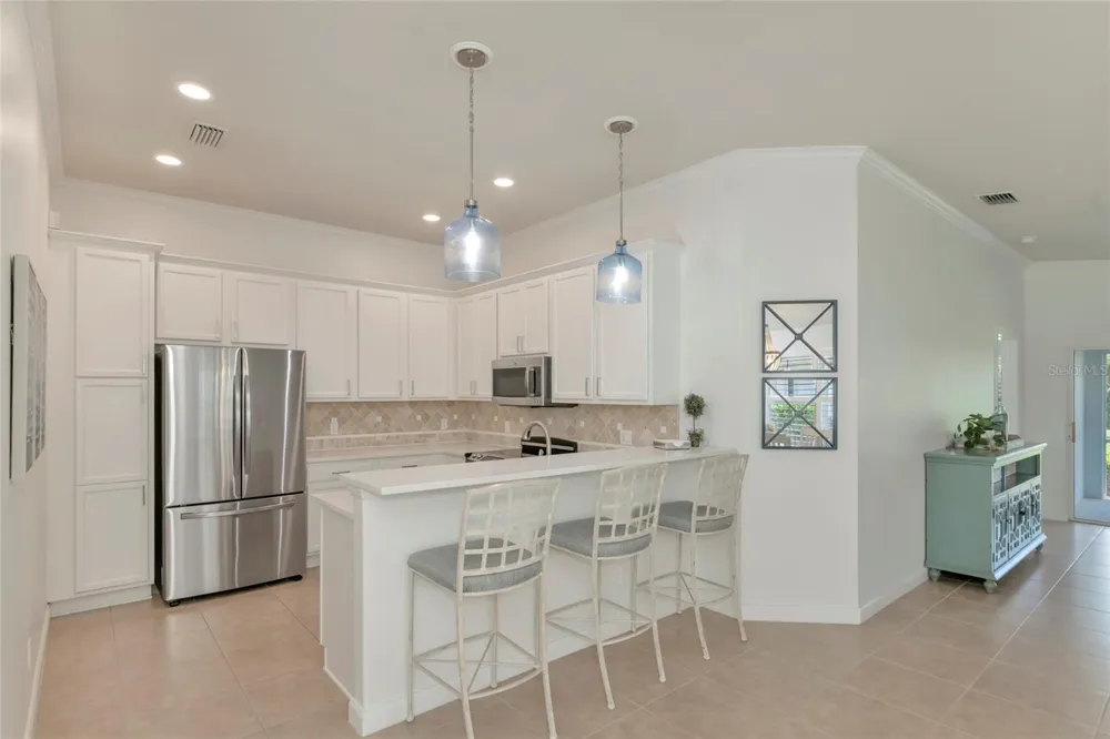 2133 BURGOS DRIVE Sarasota, FL 34238