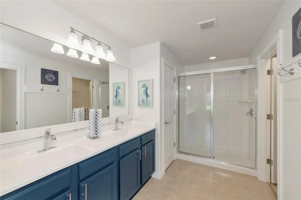 2133 BURGOS DRIVE Sarasota, FL 34238