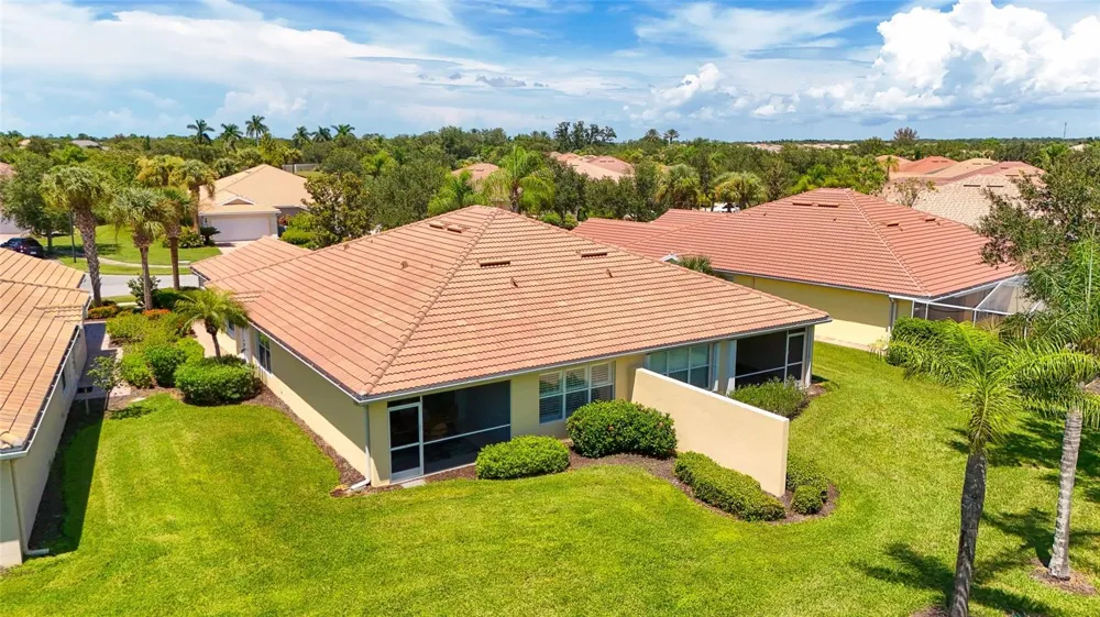 2133 BURGOS DRIVE Sarasota, FL 34238
