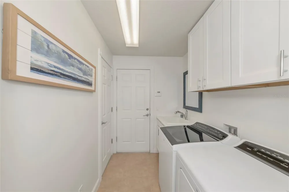 2133 BURGOS DRIVE Sarasota, FL 34238