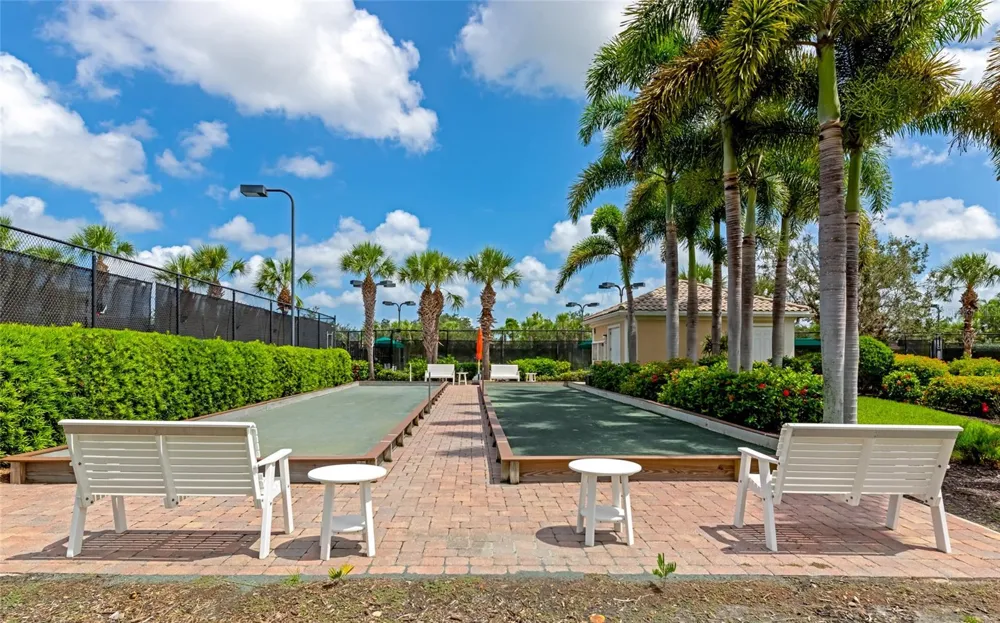 2133 BURGOS DRIVE Sarasota, FL 34238