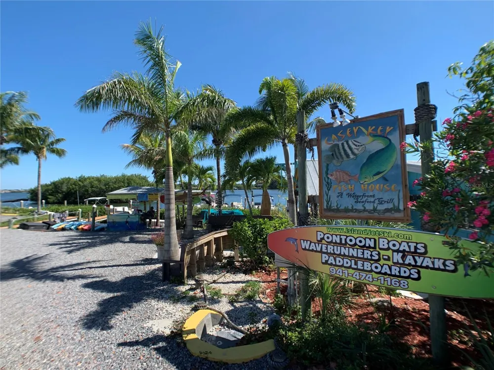 2133 BURGOS DRIVE Sarasota, FL 34238