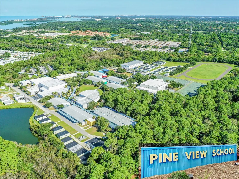 2133 BURGOS DRIVE Sarasota, FL 34238