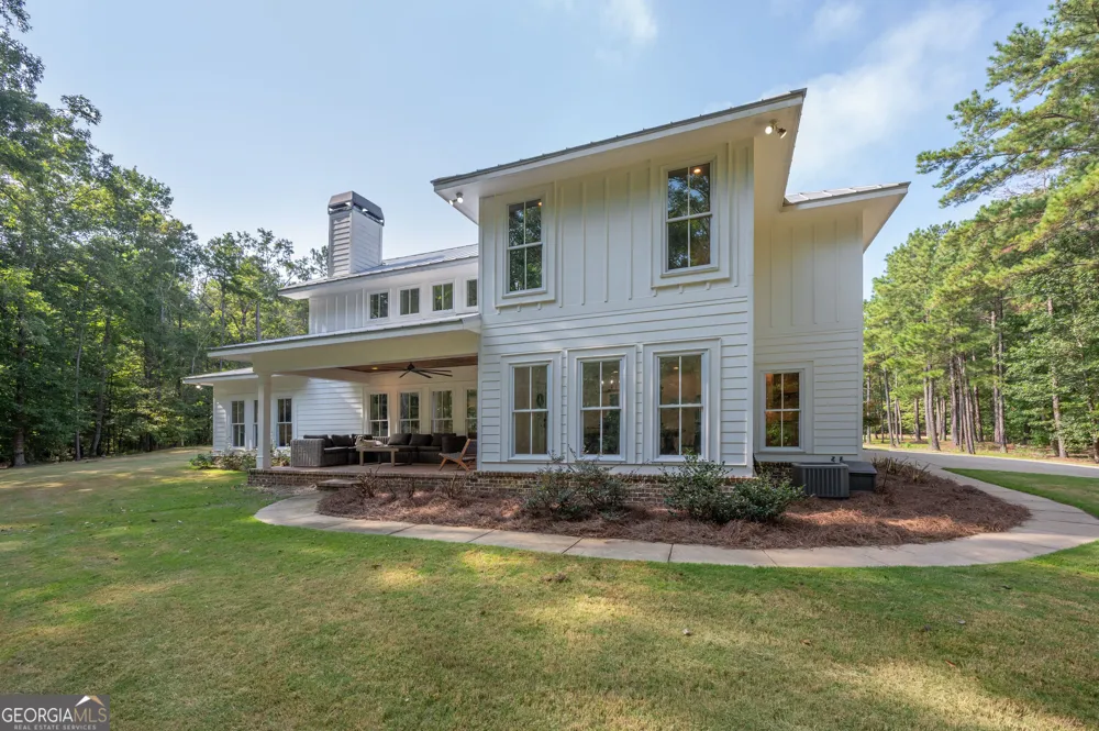 1826 Pierce RD Waverly Hall, GA 31831