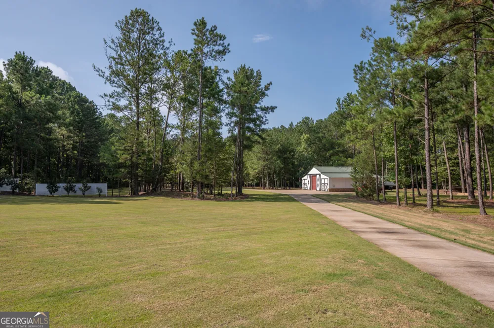 1826 Pierce RD Waverly Hall, GA 31831