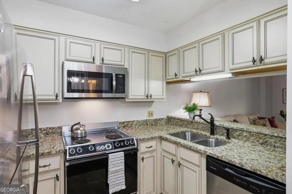 1800 Clairmont LK Decatur, GA 30033
