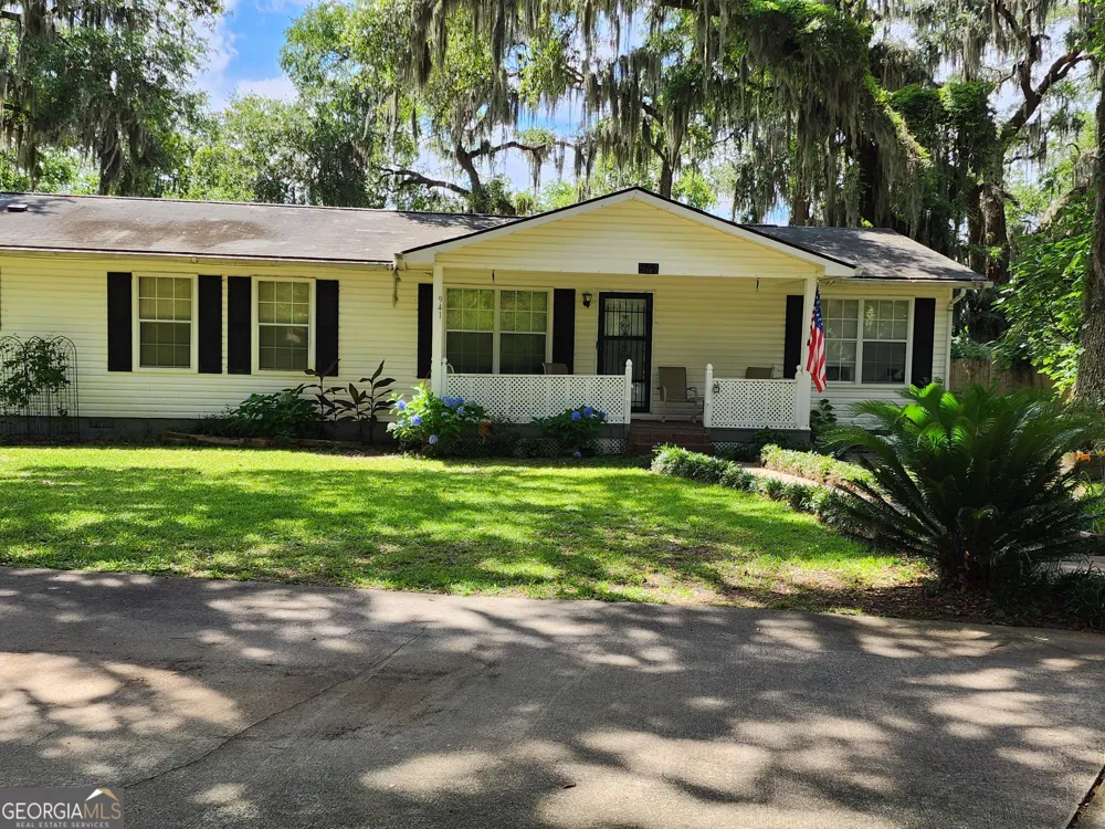 941 Lake DR Midway, GA 31320