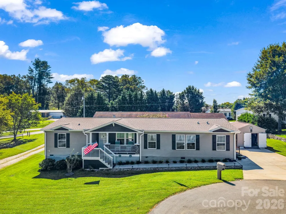 12 Frederick Lane Hendersonville, NC 28792