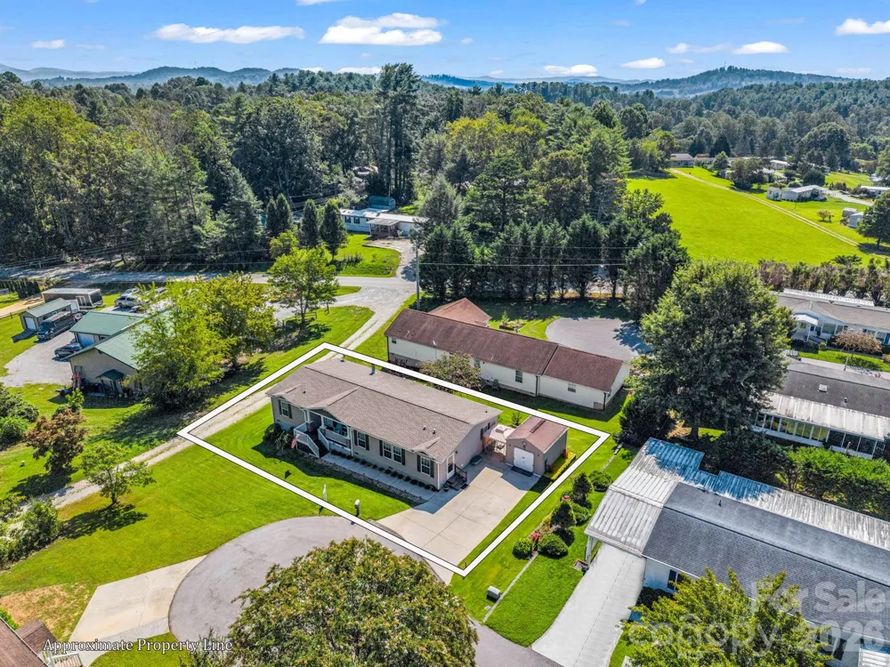 12 Frederick Lane Hendersonville, NC 28792