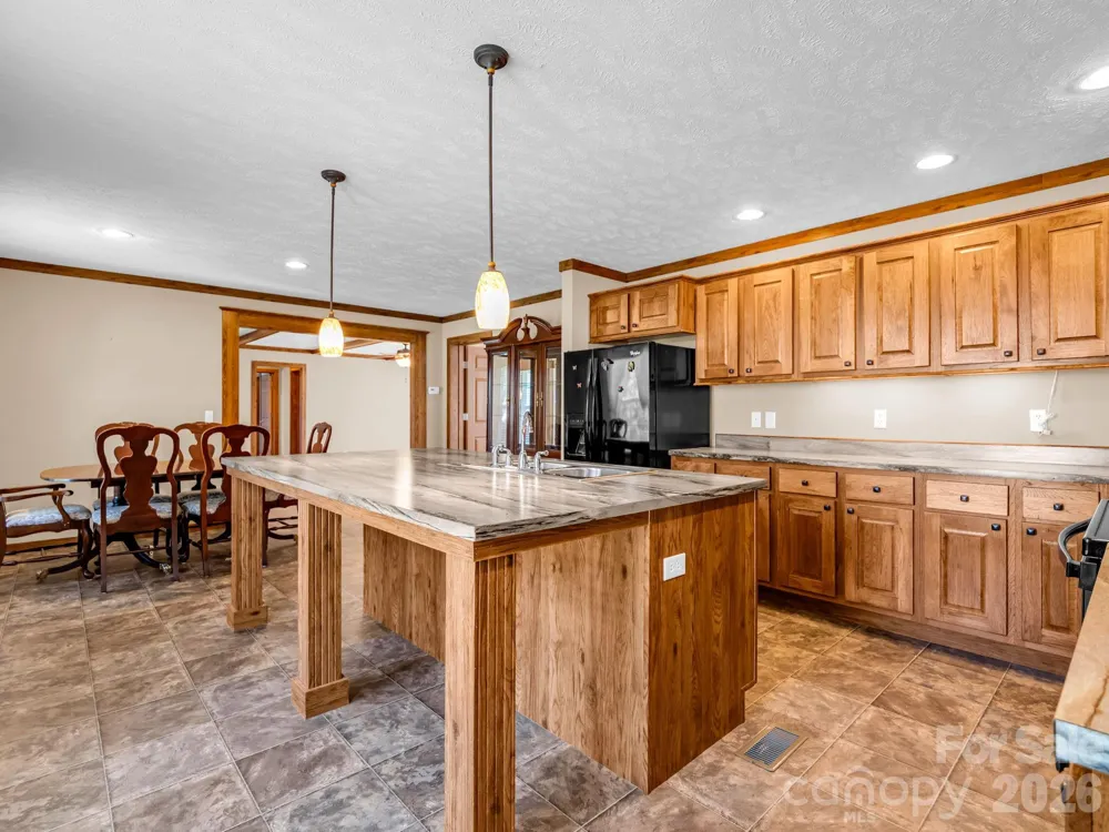 12 Frederick Lane Hendersonville, NC 28792