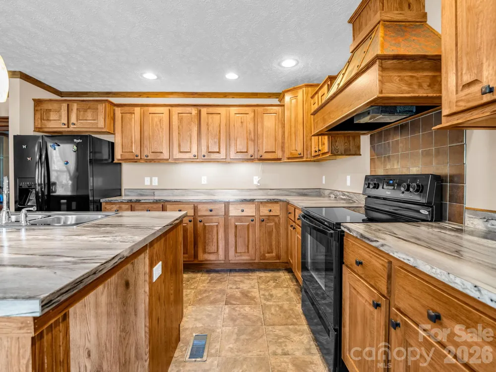 12 Frederick Lane Hendersonville, NC 28792