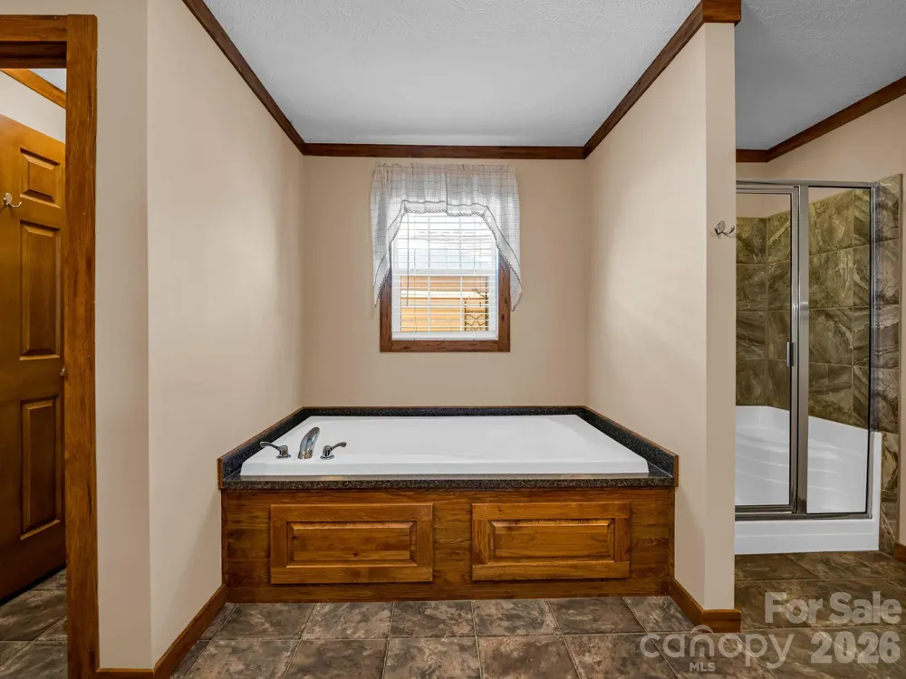 12 Frederick Lane Hendersonville, NC 28792