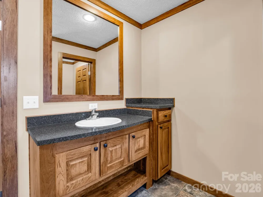 12 Frederick Lane Hendersonville, NC 28792