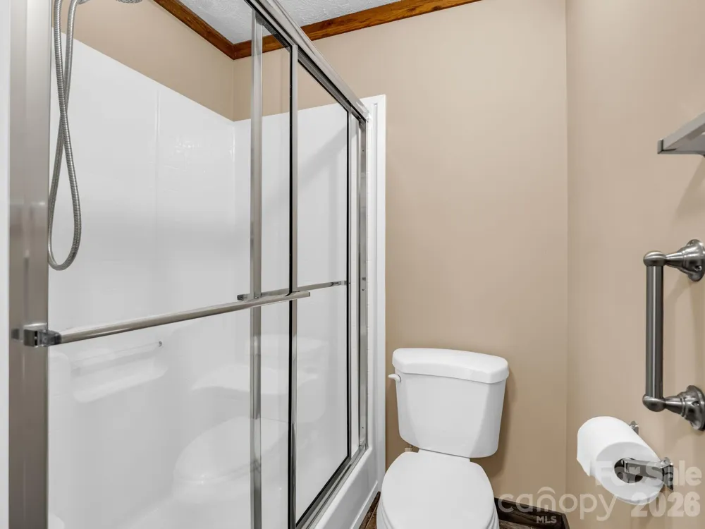 12 Frederick Lane Hendersonville, NC 28792