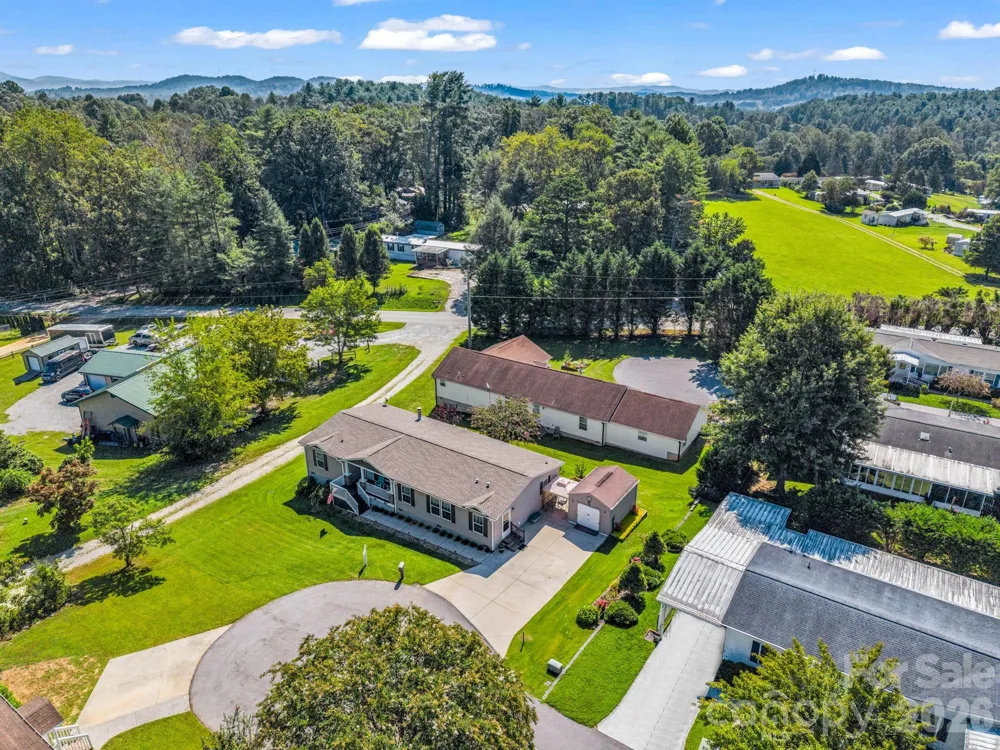 12 Frederick Lane Hendersonville, NC 28792