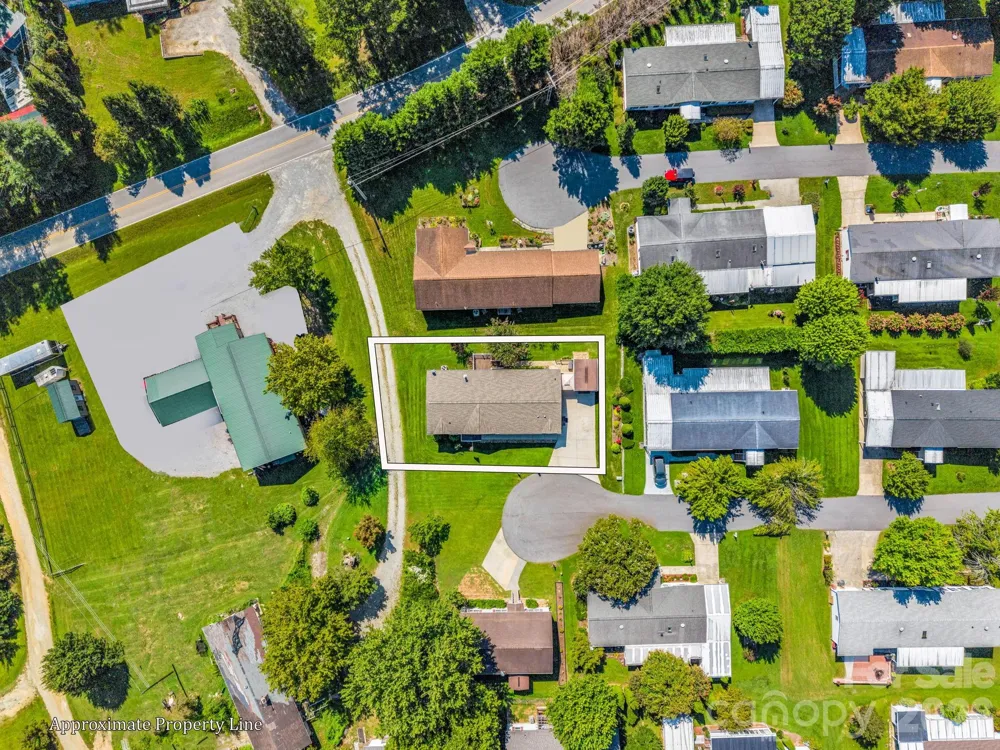 12 Frederick Lane Hendersonville, NC 28792