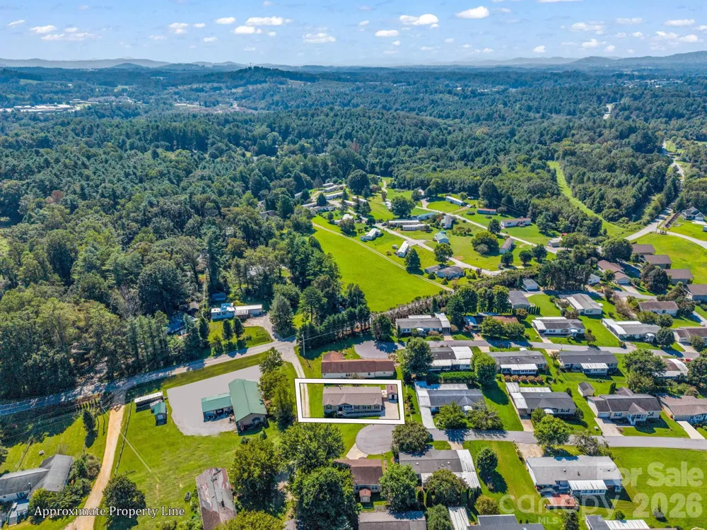 12 Frederick Lane Hendersonville, NC 28792