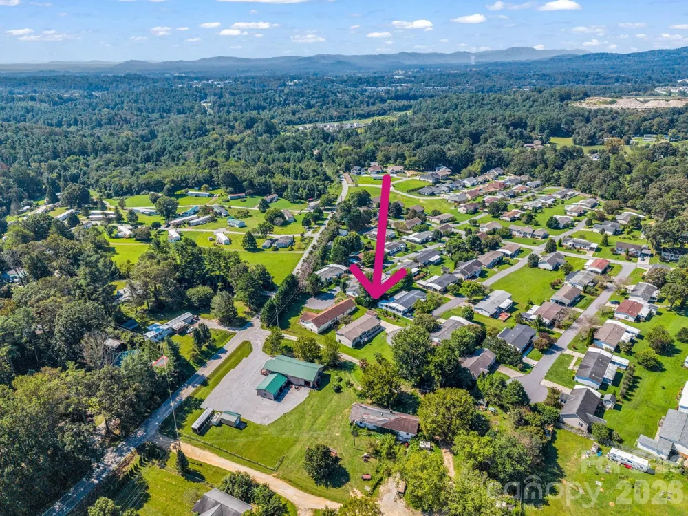 12 Frederick Lane Hendersonville, NC 28792