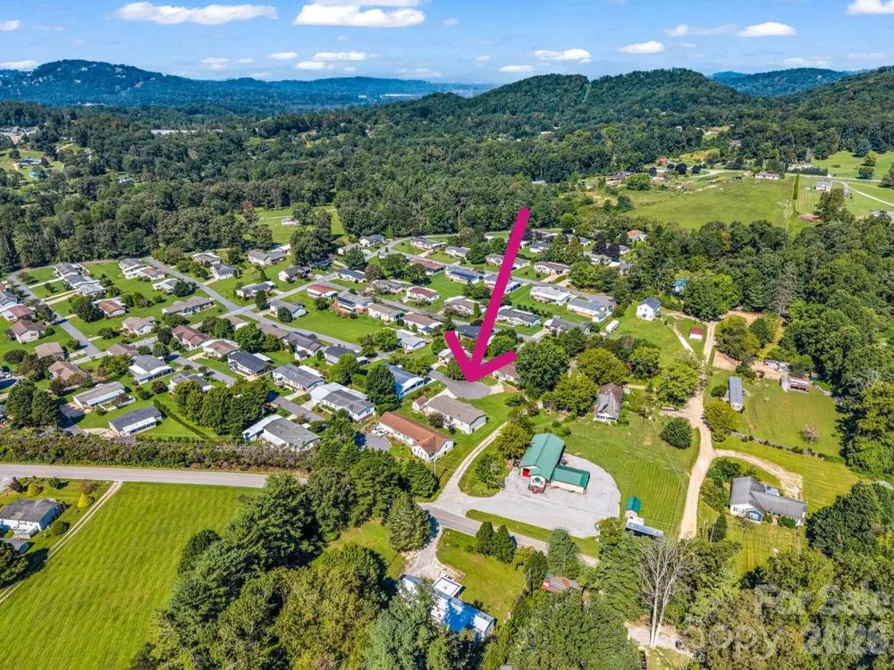 12 Frederick Lane Hendersonville, NC 28792