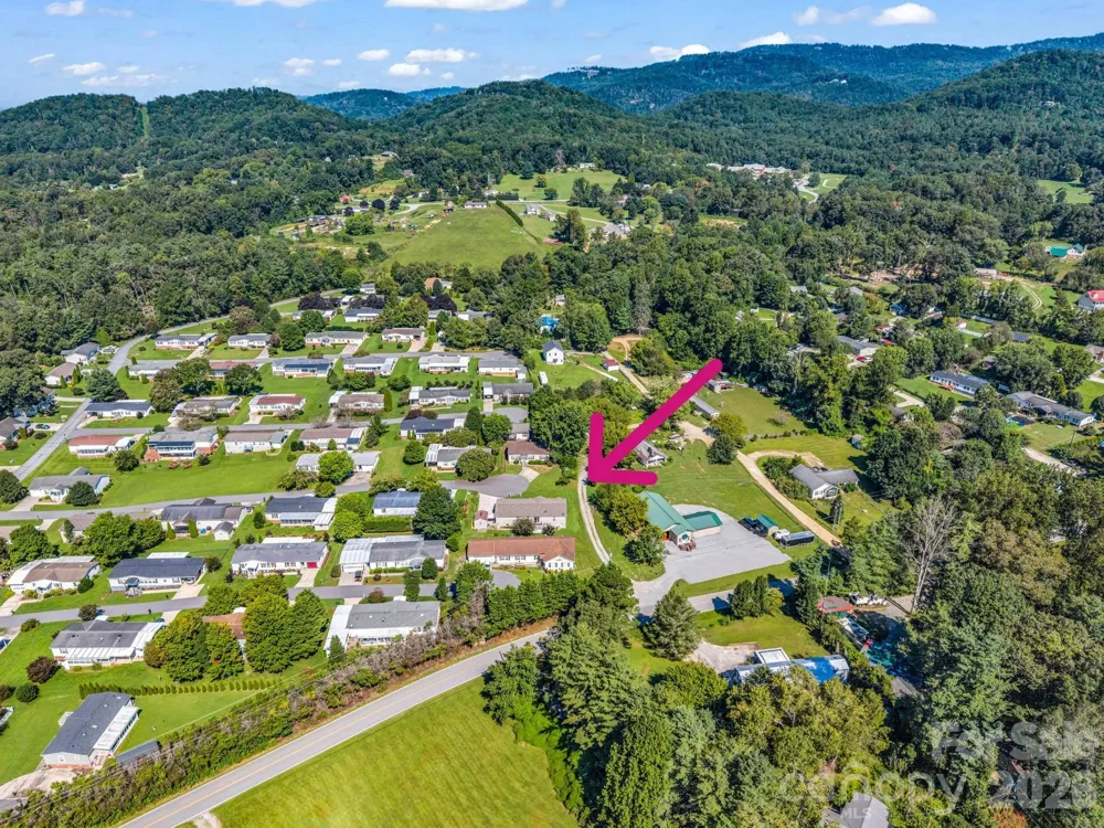 12 Frederick Lane Hendersonville, NC 28792