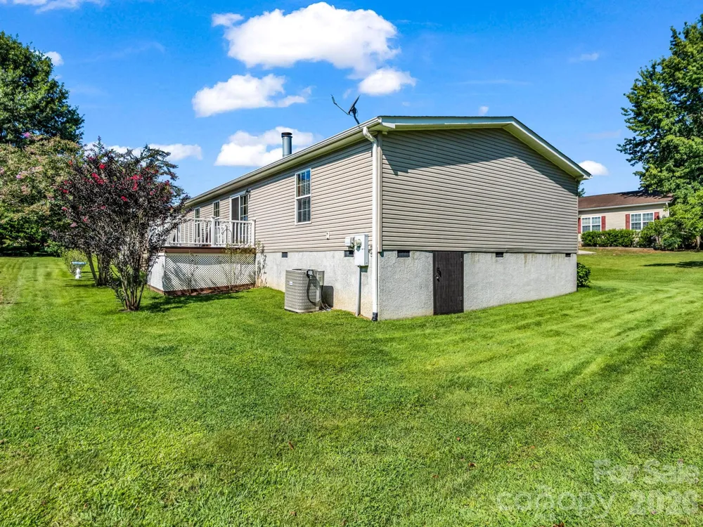 12 Frederick Lane Hendersonville, NC 28792