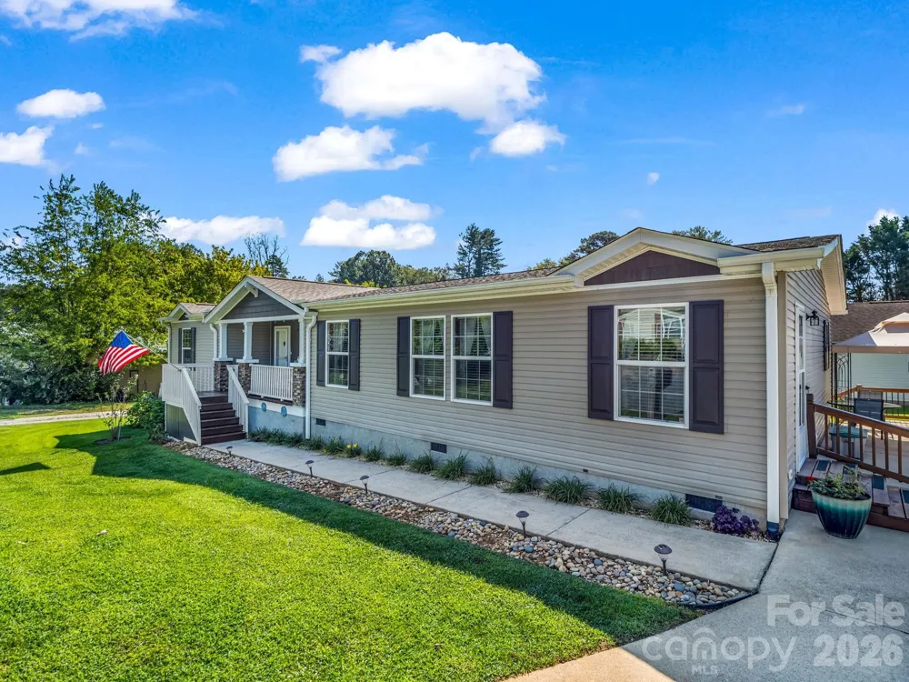 12 Frederick Lane Hendersonville, NC 28792