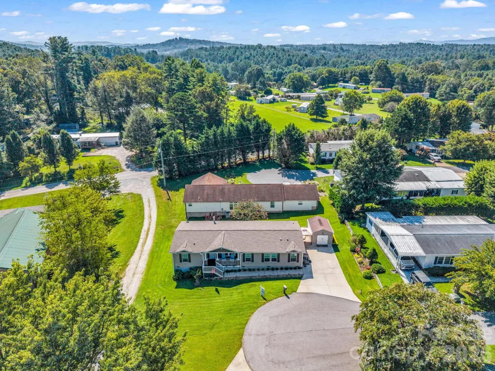 12 Frederick Lane Hendersonville, NC 28792