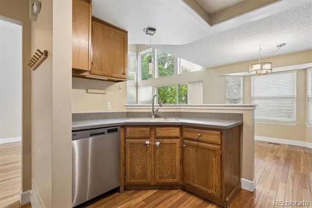 2049 E Phillips Lane Centennial, CO 80122