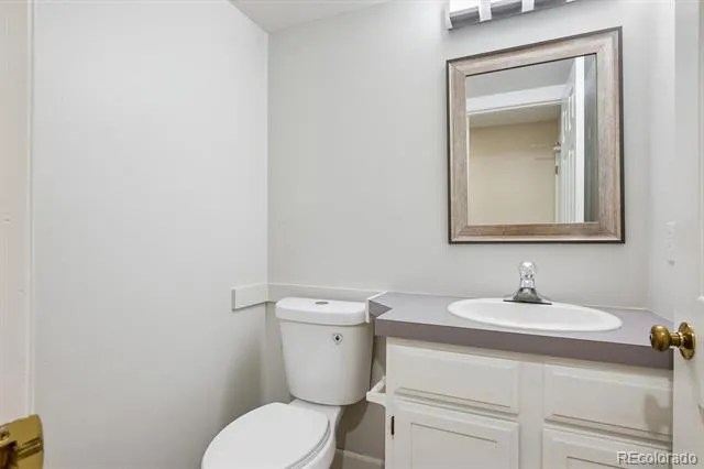 2049 E Phillips Lane Centennial, CO 80122