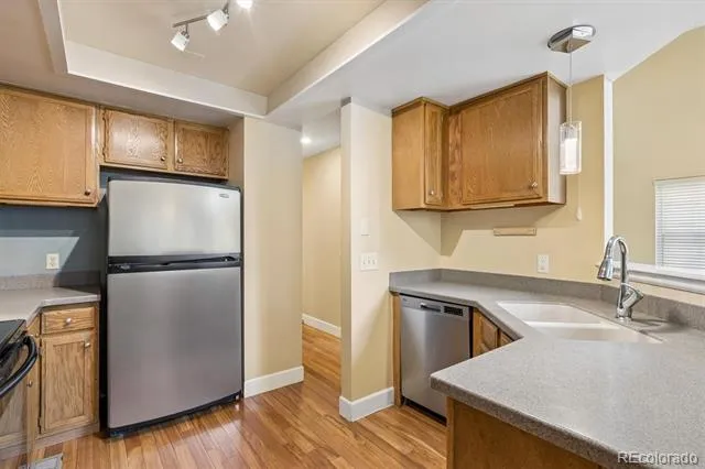 2049 E Phillips Lane Centennial, CO 80122