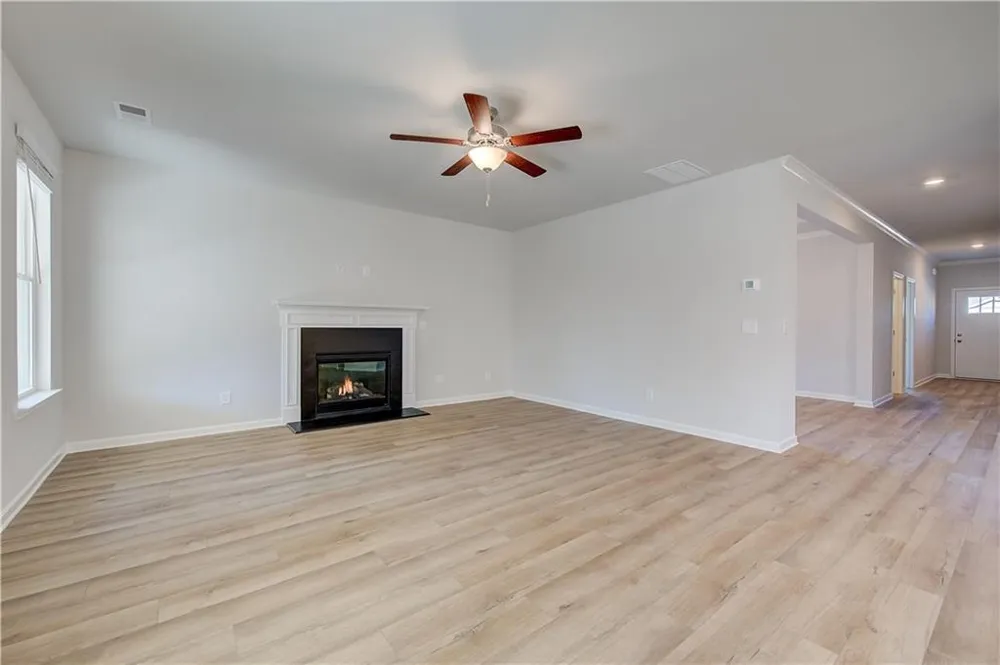 163 Dalston Cove Stockbridge, GA 30281