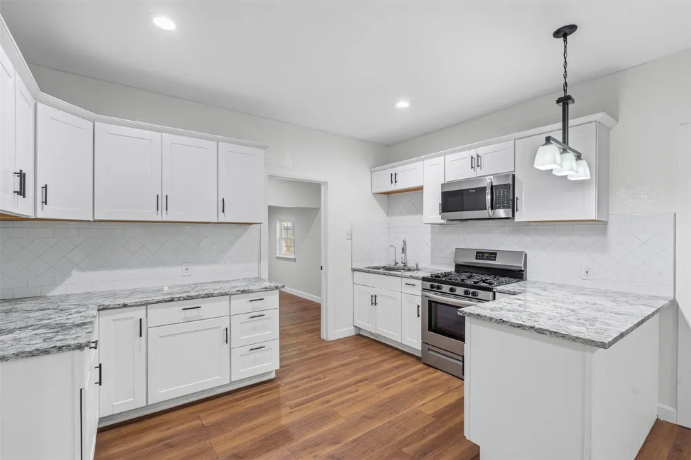 709 Buffalo Avenue Cleburne, TX 76033