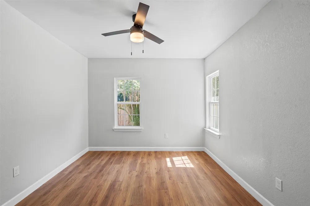 709 Buffalo Avenue Cleburne, TX 76033