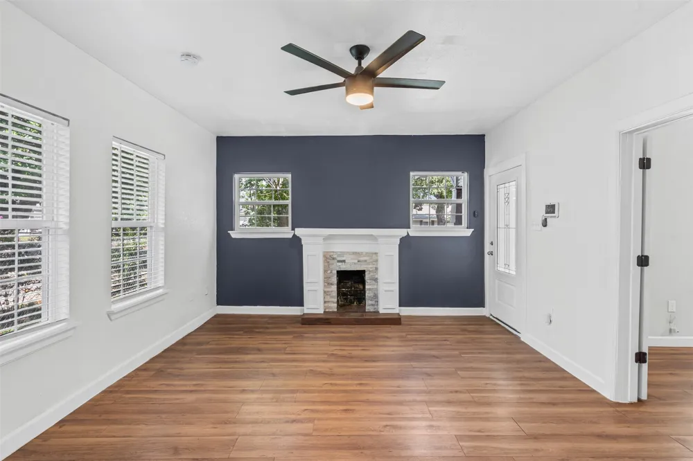 709 Buffalo Avenue Cleburne, TX 76033
