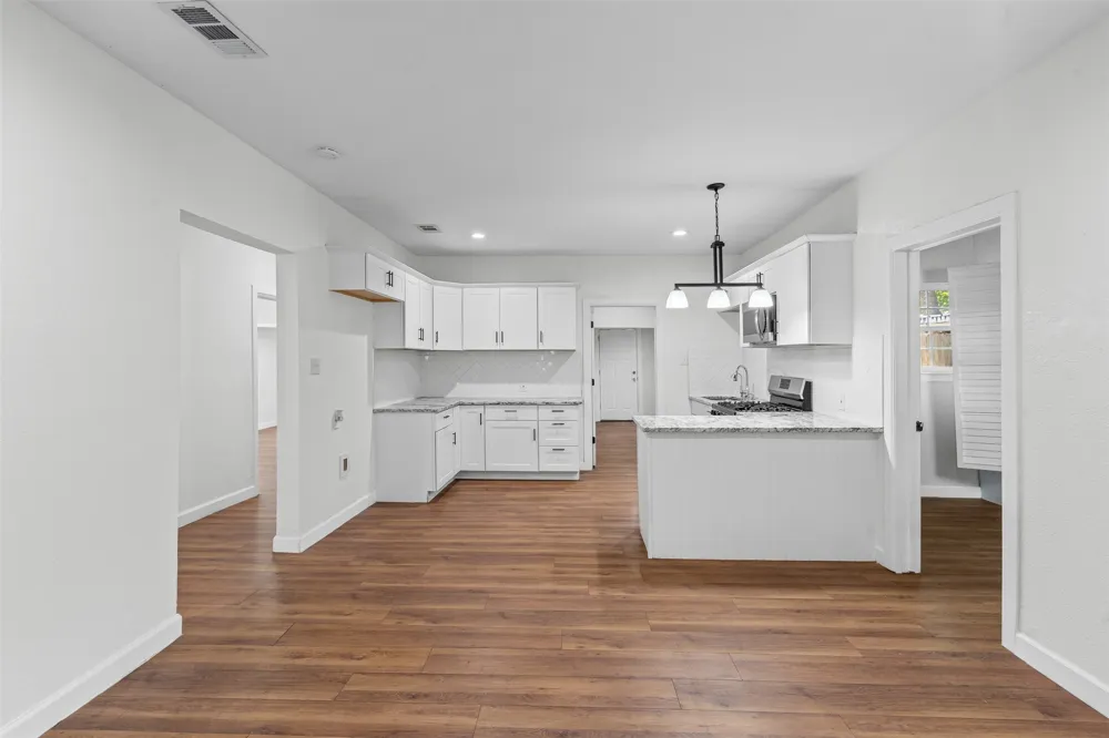 709 Buffalo Avenue Cleburne, TX 76033