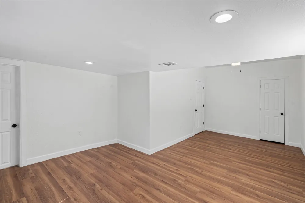 709 Buffalo Avenue Cleburne, TX 76033