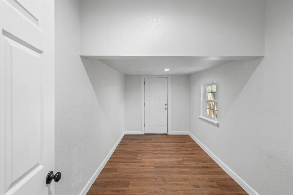 709 Buffalo Avenue Cleburne, TX 76033