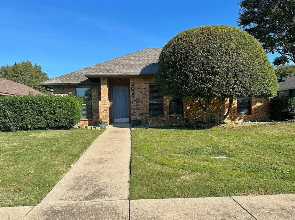 2033 Espinosa Drive Carrollton, TX 75010