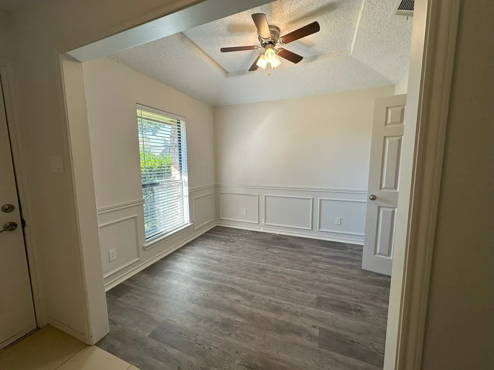 2033 Espinosa Drive Carrollton, TX 75010