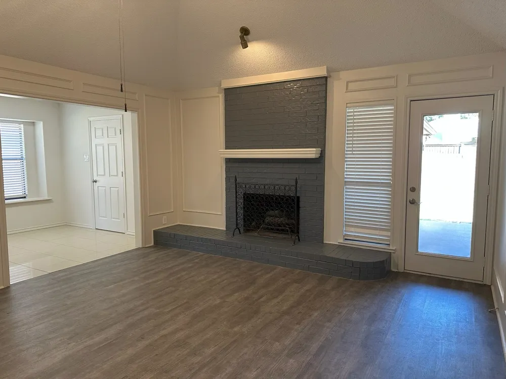 2033 Espinosa Drive Carrollton, TX 75010