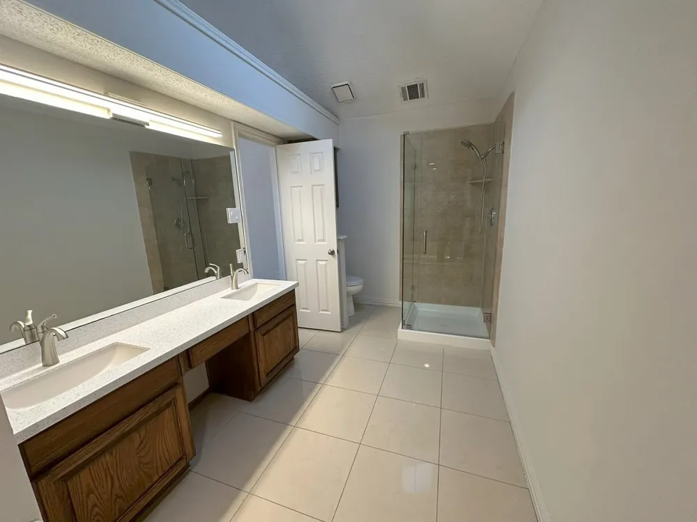 2033 Espinosa Drive Carrollton, TX 75010